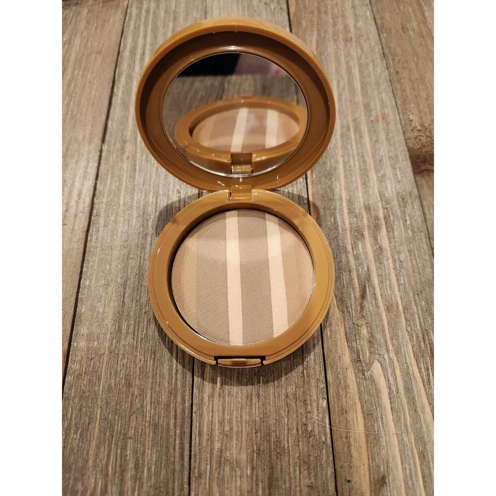 New Belle Beauty Bronzabelle Bronzer Highlighter Compact Ray of Sunshine